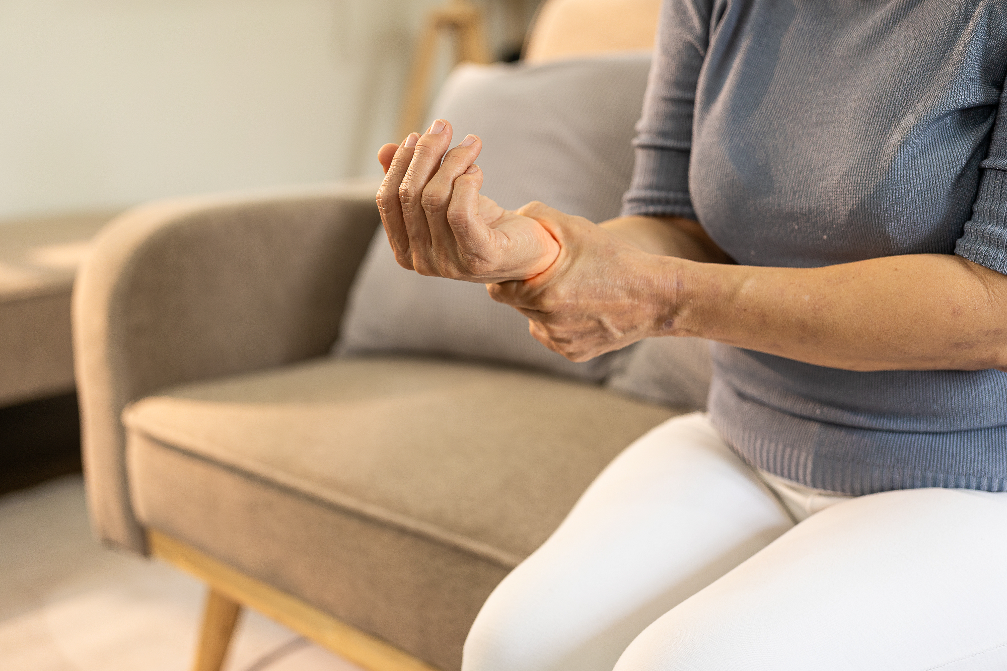 Revmatoidni artritis nam definitivno lahko veliko pove